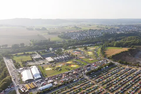 Campingplatz - Vans in Paradise