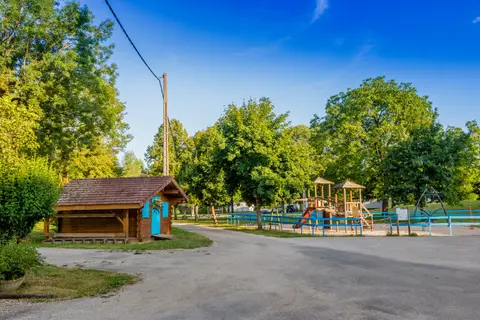 Camping Les Radeliers