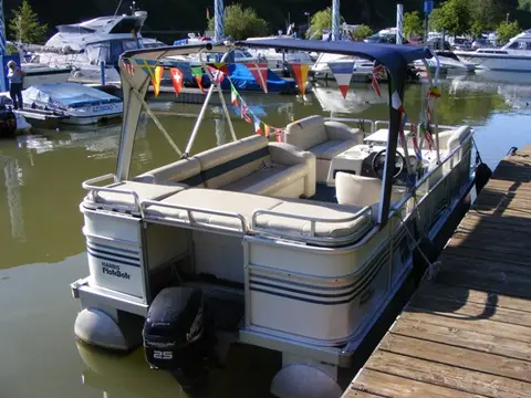Wohnmobilstellplatz Marina Mittelmosel