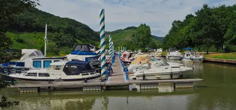 Wohnmobilstellplatz Marina Mittelmosel