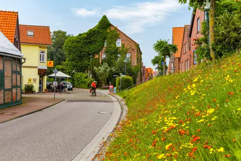 Am Yachthafen Neuhaus an der Oste