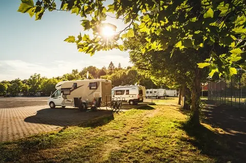 Wohnmobilstellplatz am Waldbad Neustadt