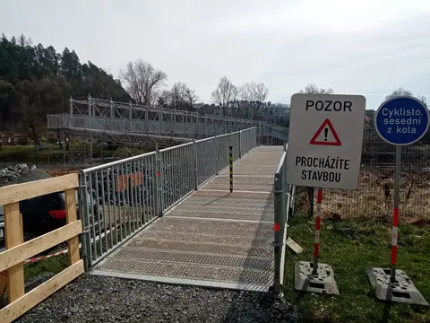 Pod mostem