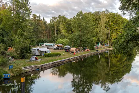 Naturcampingplatz & Hafen Bermudadreieck / Wasserwanderrastplatz Kuppentin